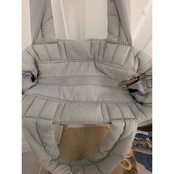 Lululemon 7x2 Gray Bag. Super condition. - Picture 4 of 12